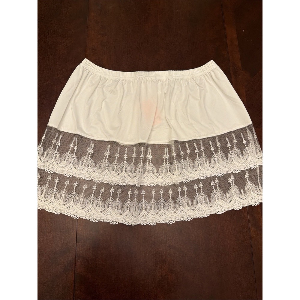 Vanrose Jan Women's Mini Slip Size XXL White Solid On Top With Mesh Bottom